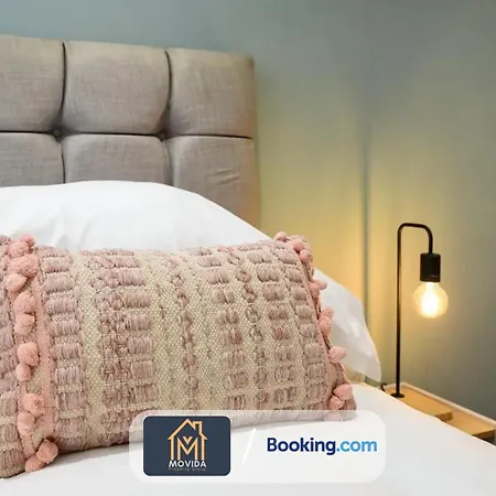 3 Bed By Movida Property Group Short Lets & Serviced