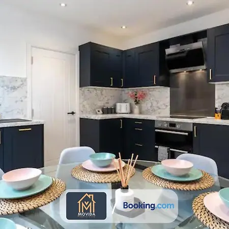 Apartment 3 Bed By Movida Property Group Short Lets & Serviced