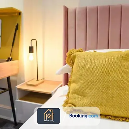 3 Bed By Movida Property Group Short Lets & Serviced Apartamento *
