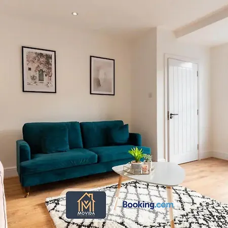 3 Bed By Movida Property Group Short Lets & Serviced