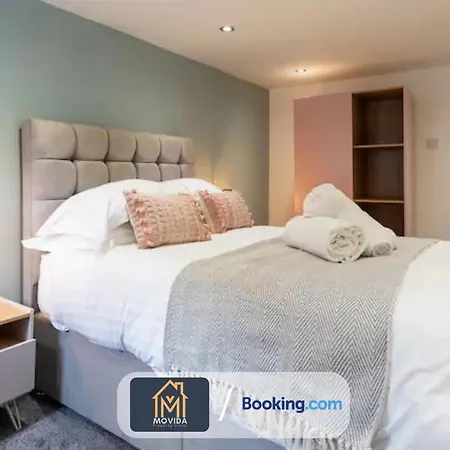 3 Bed By Movida Property Group Short Lets & Serviced Apartamento