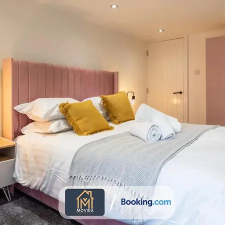 3 Bed By Movida Property Group Short Lets & Serviced